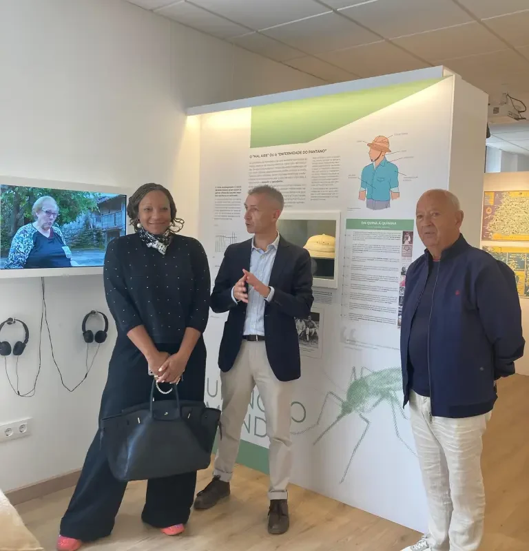 Catalina Martínez Refuerza la Cooperación Internacional en su Visita al Museo de la Emigración en Quintela de Leirado