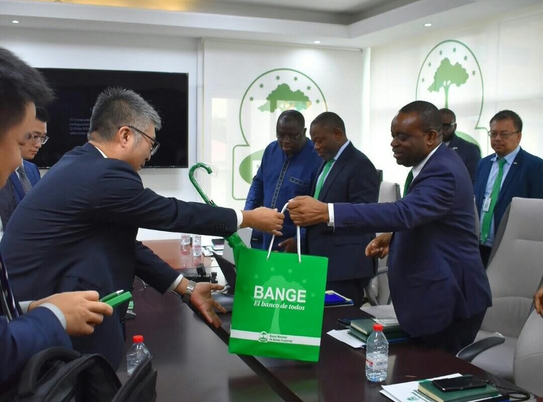 BANGE refuerza su compromiso con la innovación digital en reunión con Huawei Technologies