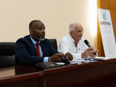 Vida Seguros impulsa su «Seguro de Estudios» en un encuentro con empleados de Gepetrol