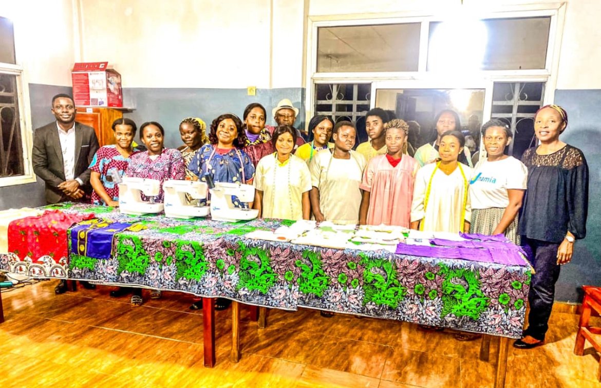 Rebola promueve el emprendimiento femenino con un curso de corte y confección