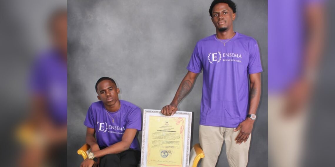 “Con 19 años, Rafael Willy Ensema impulsa un modelo educativo hecho por y para los jóvenes”