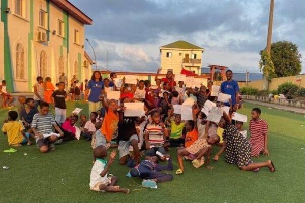 «Allies in Youth Development lleva cortesía y alegría al orfanato de Malabo»