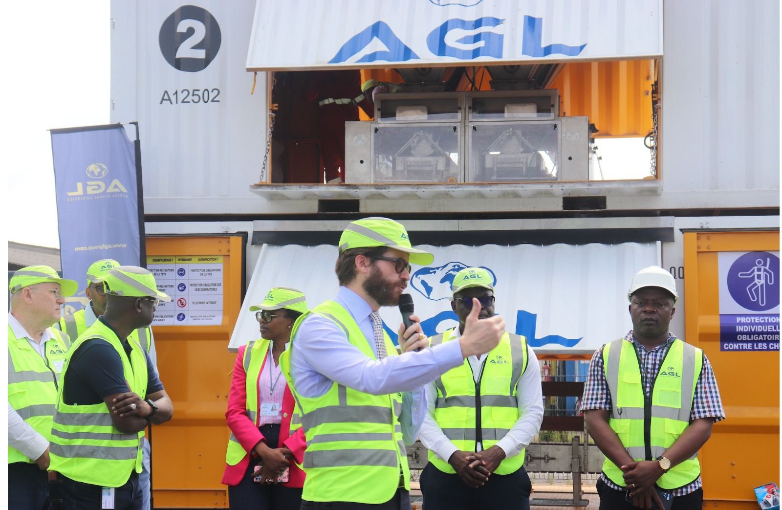 AGL invierte 1.000 millones de FCFA en Douala para acelerar el procesamiento de carga y reforzar su competitividad.