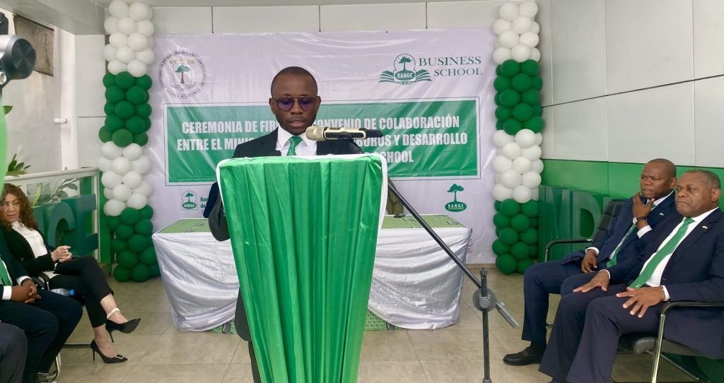 BANGE Business School y el Ministerio de Hidrocarburos capacitan a jóvenes de Guinea Ecuatorial