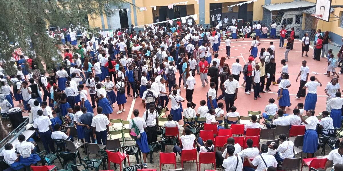 Santa Teresita celebra su Semana Cultural con arte, talento y mucha emoción.