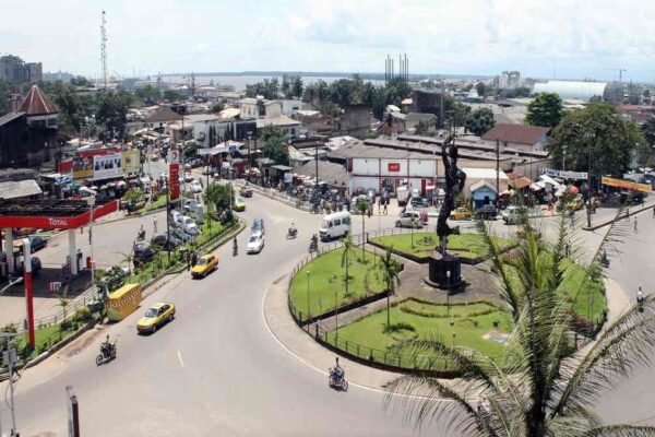 Douala adjudica un contrato de 14.000 millones de FCFA para reforzar la gestión de residuos urbanos